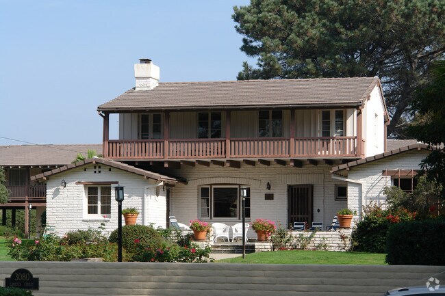 Building Photo - 3080 Lincoln St