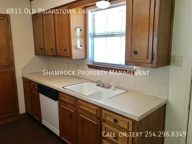 Building Photo - 1-Story Duplex