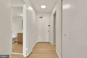 Building Photo - 4620 N Park Ave