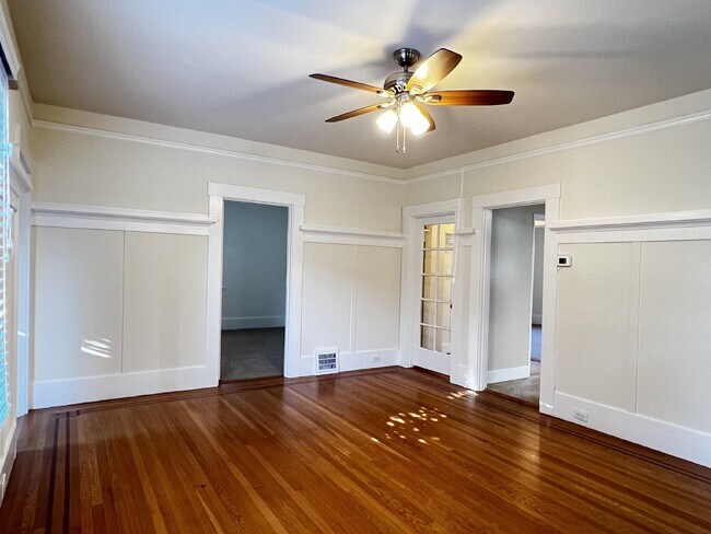 Foto del edificio - Bright and Spacious 5 Bedroom Home in San Anselmo