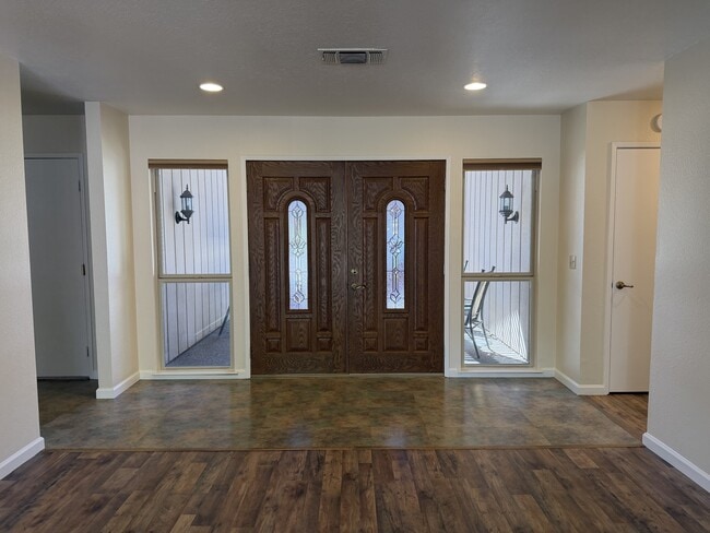 Foto del edificio - 113 Riverview Ct