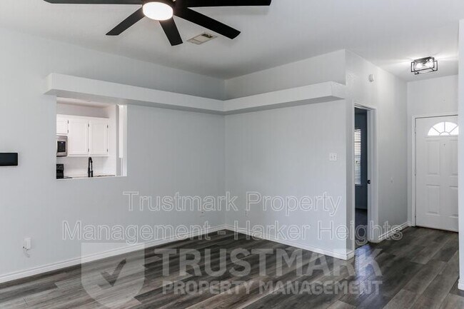Building Photo - 2702 Littlewood Dr