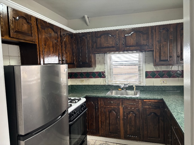 Photo - 607 Oakton St Apartment