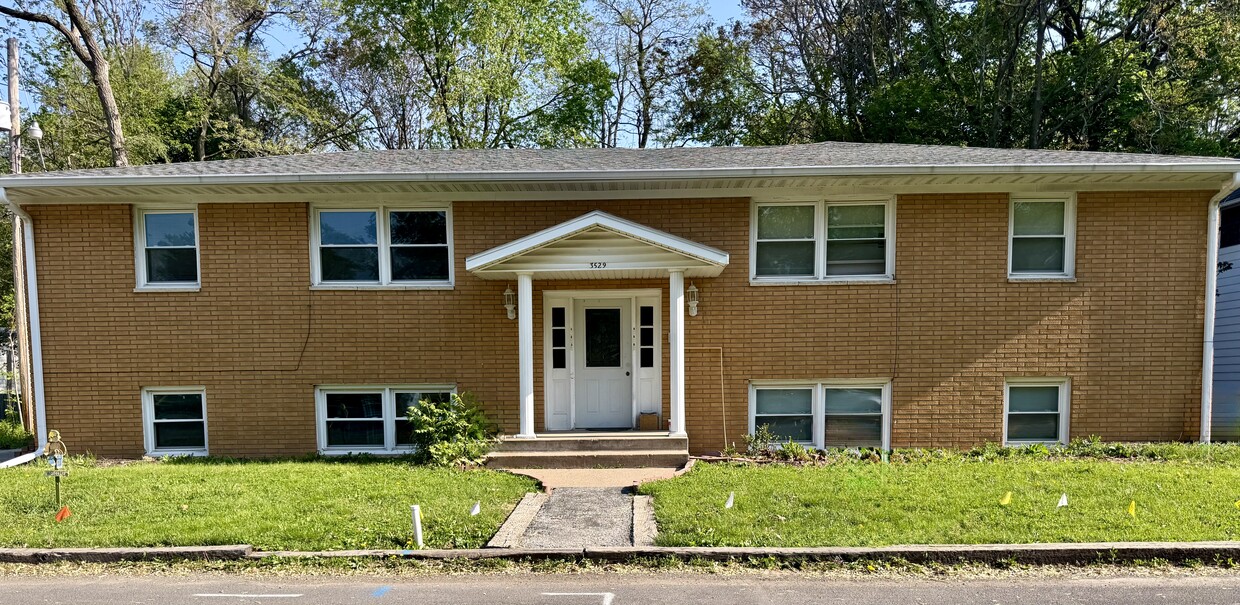 Primary Photo - 3529 12th Ave