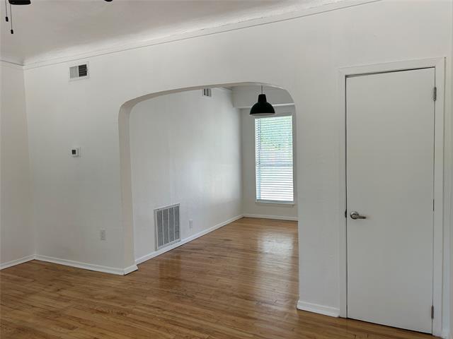 Foto del edificio - 5305 Reiger Ave