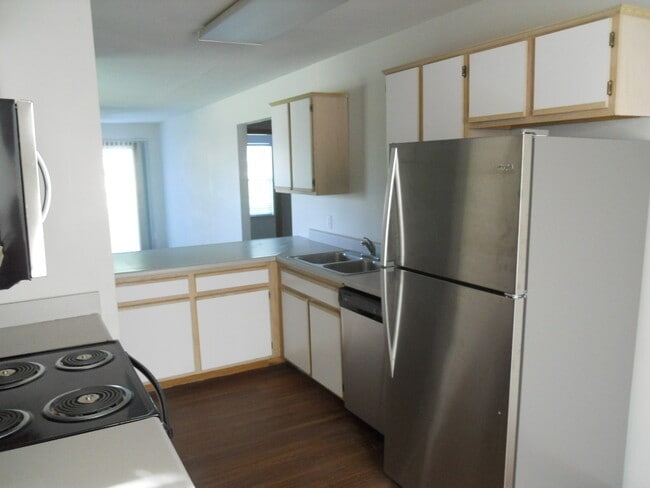 Building Photo - 2300 Ranch Way