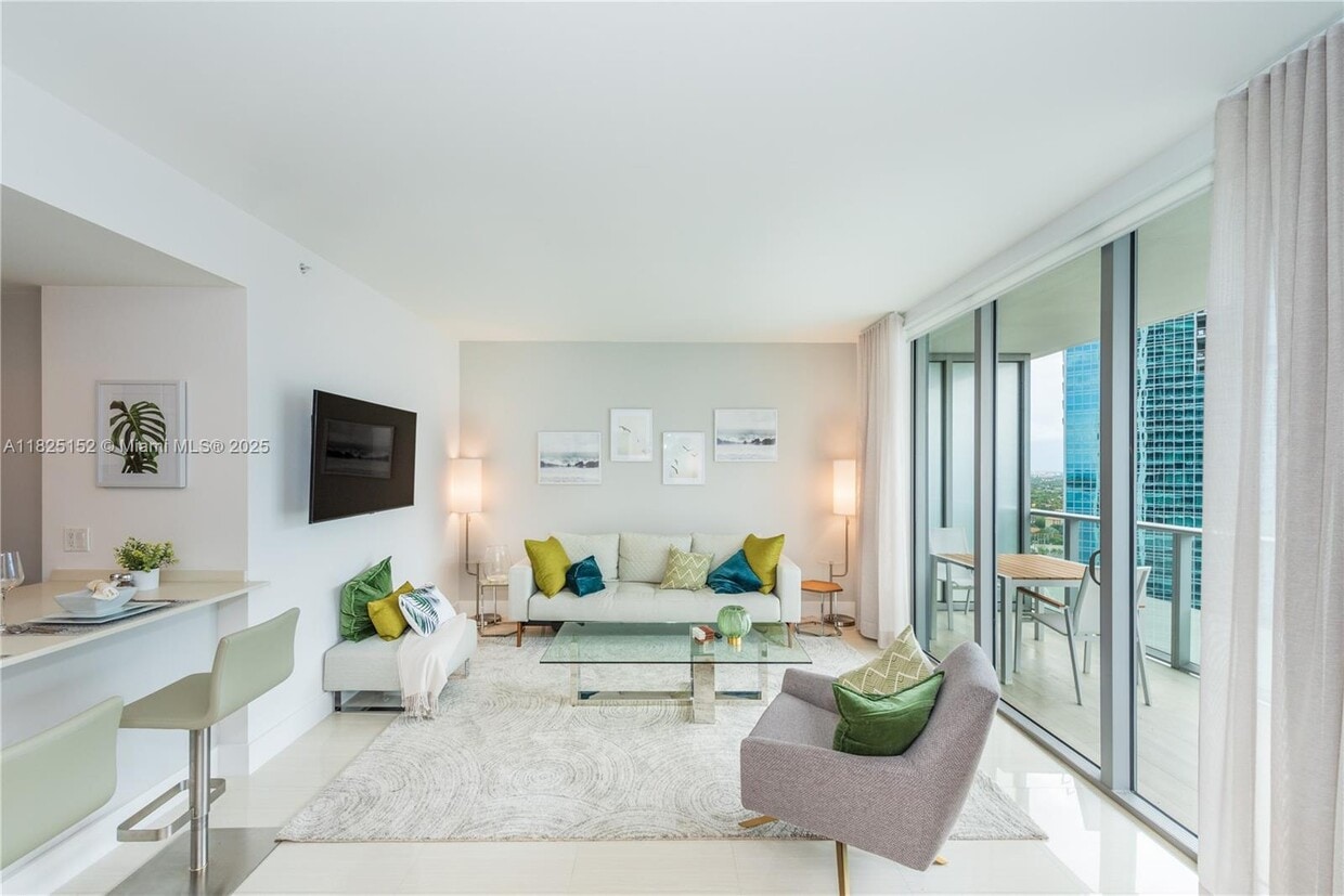 Foto principal - 1300 Brickell Bay Dr