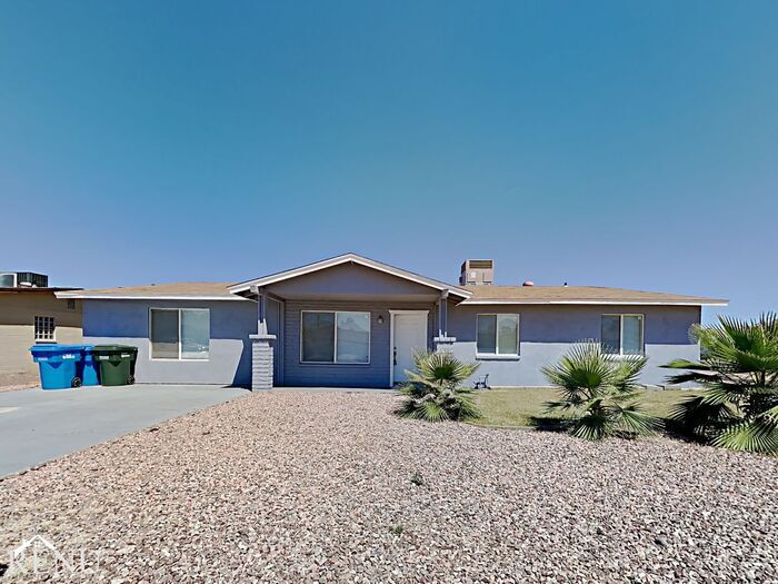 Primary Photo - 3610 W Sharon Ave