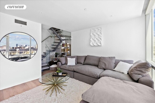 Foto del edificio - 313 W 121st St