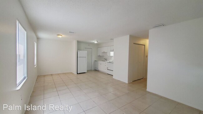 Building Photo - 3 br, 1 bath House - 3204 W Reynolds St