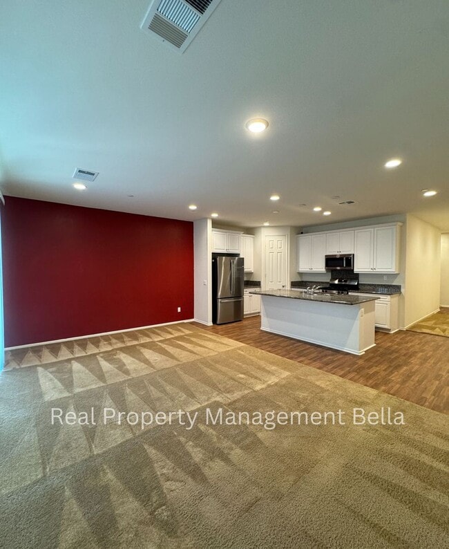 Building Photo - Beautiful Corner-Lot Home with Open Floor ...