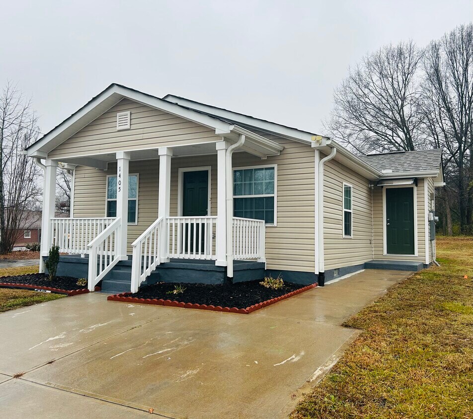 Foto principal - 1405 Leonard Ave