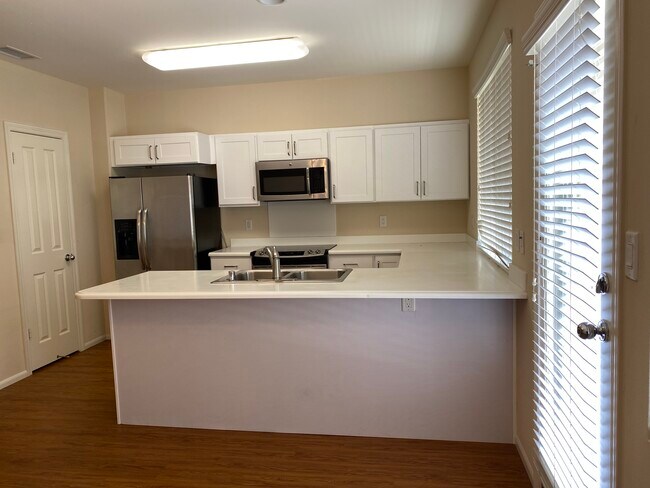 Building Photo - 91-1385 Kaiokia St
