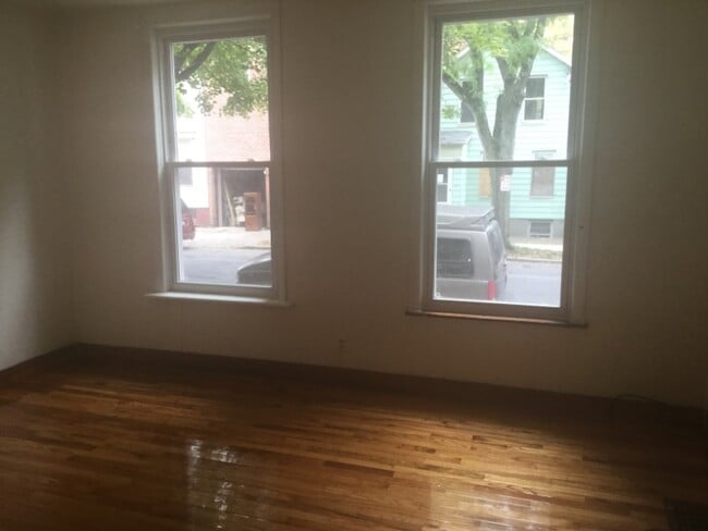 Building Photo - 304 2nd St