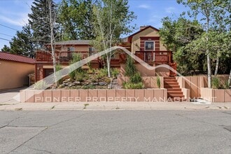 Building Photo - 4215 W Byron Pl