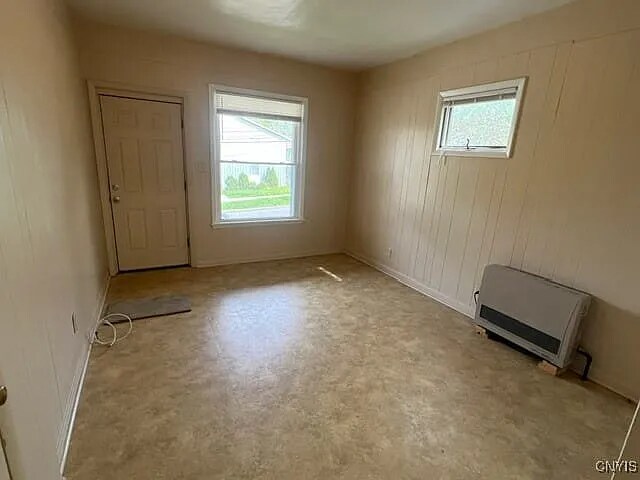 Foto del edificio - 321-25 N Midler Ave