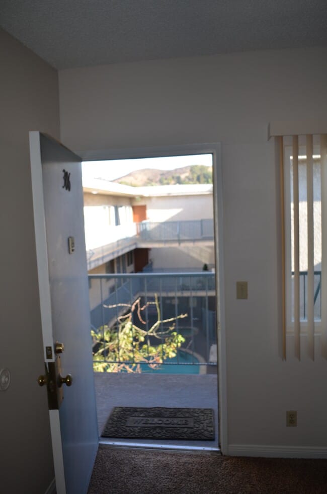 Mountain/pool view - 8522 Glenoaks Blvd
