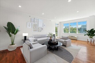 Building Photo - 15 FREEDOM Way