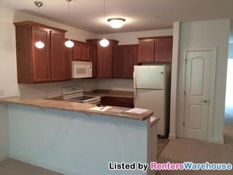 Building Photo - 2060 Rainbow Lake Ln