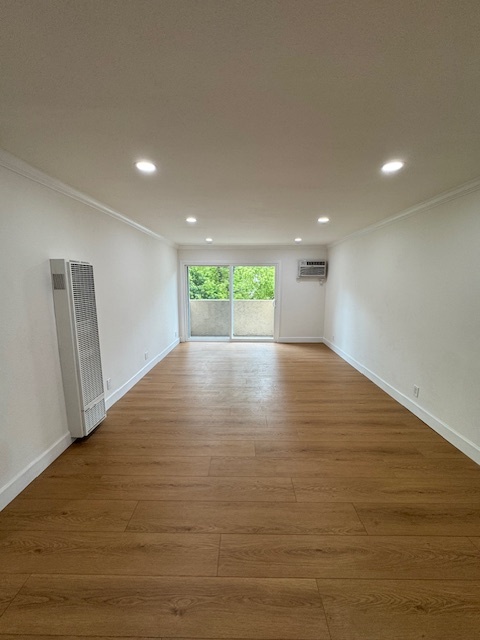 Primary Photo - 409 Burchett St