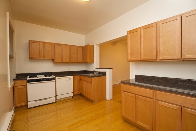 Building Photo - 1302 Oak