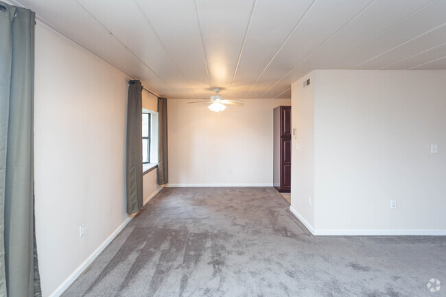 2HAB, 1BA -1,100 ft² - Virginia Manor Apartments