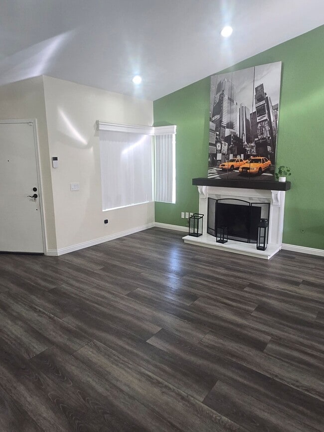 Building Photo - 1828 Springtree Dr