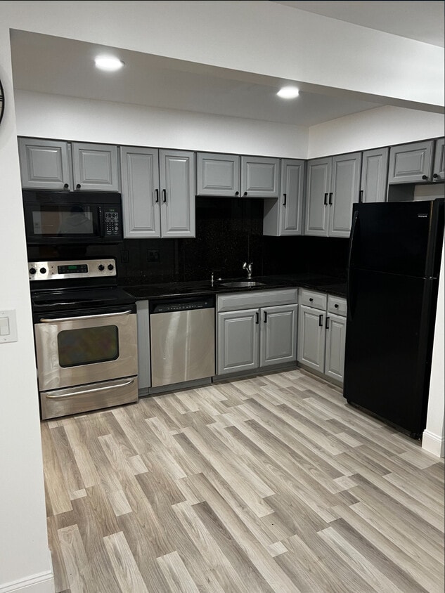 Primary Photo - 14 Mile Condo Unit 80
