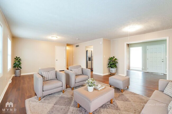 Foto del edificio - 10 Oakwood Dr