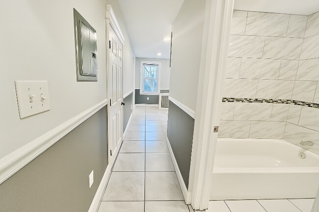 Foto del edificio - 182 Seymour Ave