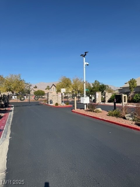 Foto del edificio - 4932 Royal Lake Ave