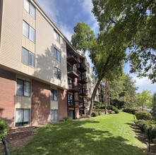 Building Photo - 1032 E 400 S