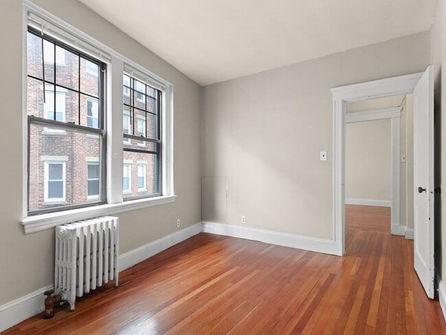 Building Photo - 64 Queensberry St