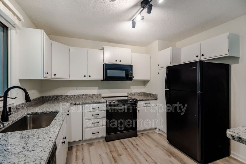 112 Glenn Bridge Rd Unit B6, Arden, NC 28704 Condo for Rent in Arden