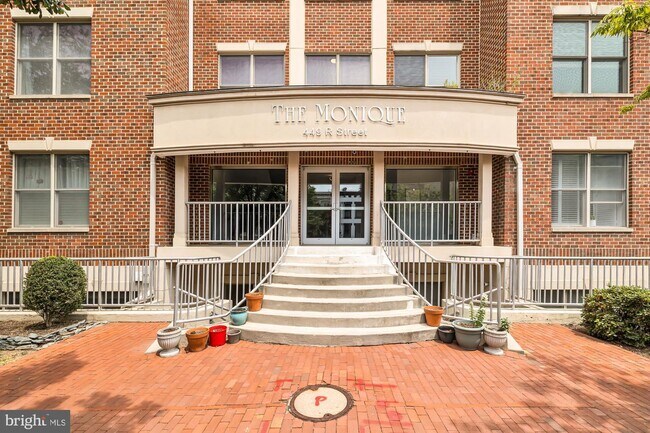 Foto del edificio - 449 R St NW