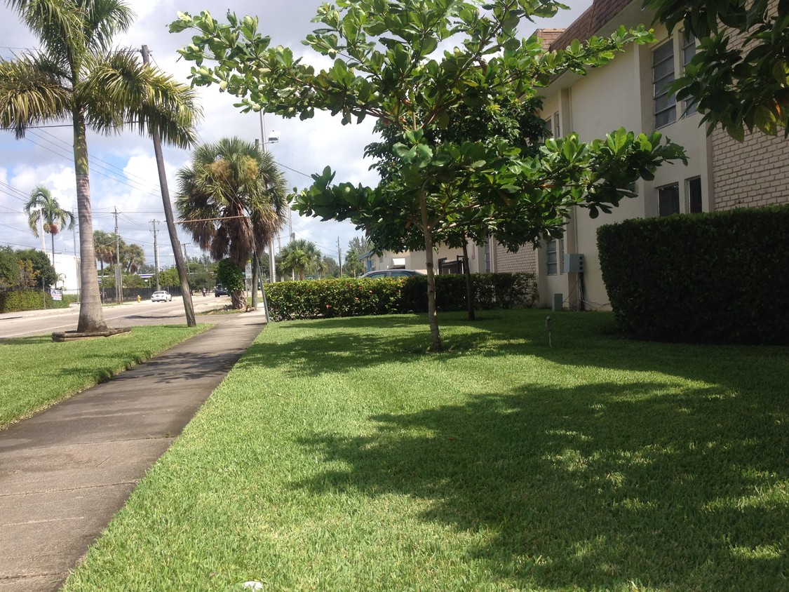 Building Photo - Memorial Garden Apartments