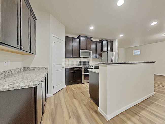Building Photo - 489 McKinley St