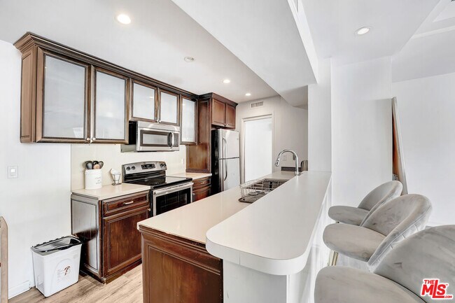 Foto del edificio - 7250 Franklin Ave