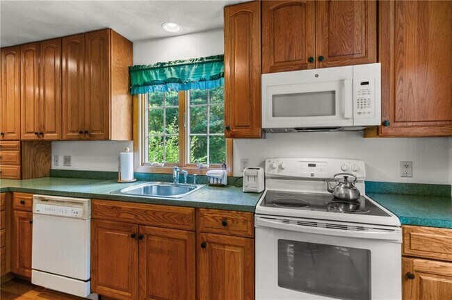 Foto del edificio - 118 Richmond Townhouse Rd