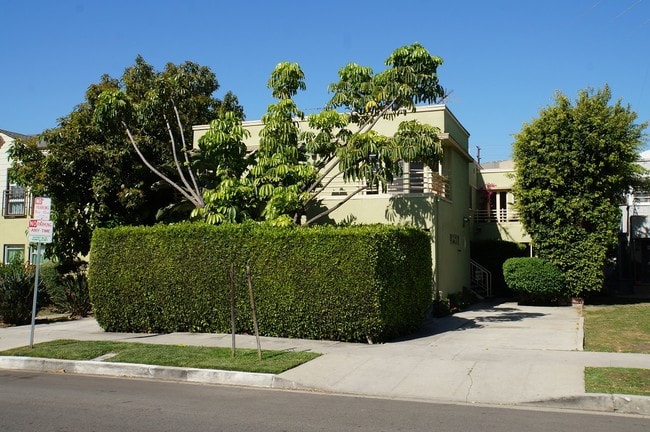 Art Deco Fourplex - 839 N Alfred St
