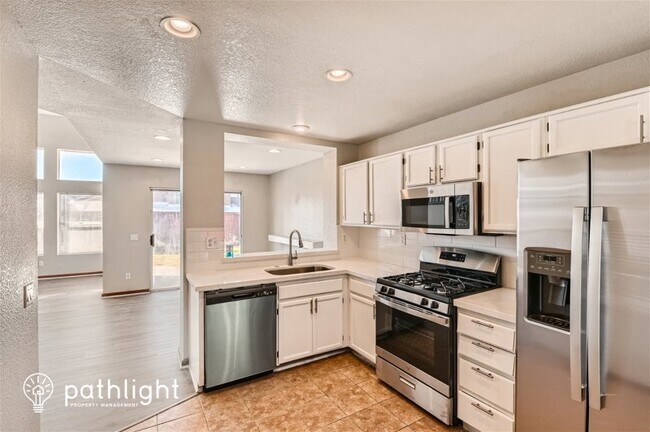 Foto del edificio - 1347 Yukon Ave