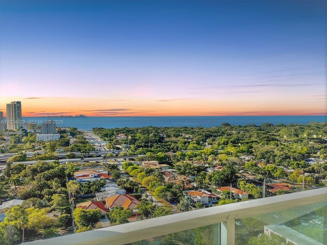 Foto principal - 2525 SW 3rd Ave