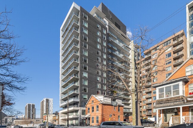 Photo du bâtiment - The Bowery Condos & Lofts