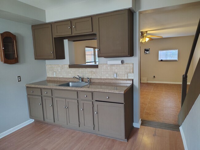 Building Photo - 4970 Kathy Dr