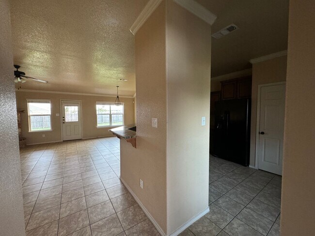 Foto del edificio - 4-Bedroom House for Rent in Killeen