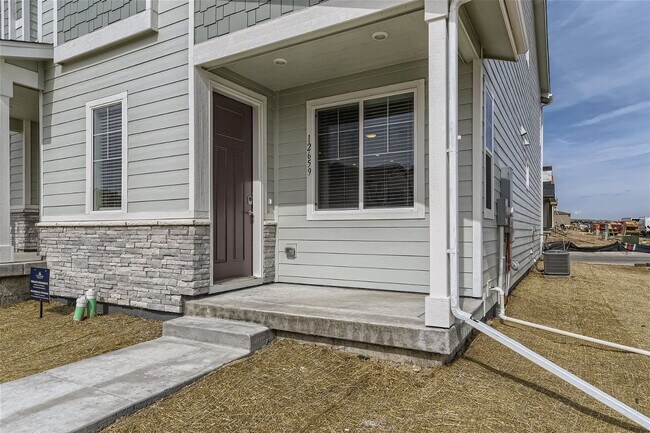 Foto del edificio - Single Family 3 Bed, 3 Bath Paired-Home in Anthology, Parker!