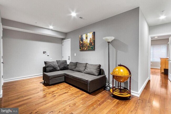 Foto del edificio - 1323 N 7th St