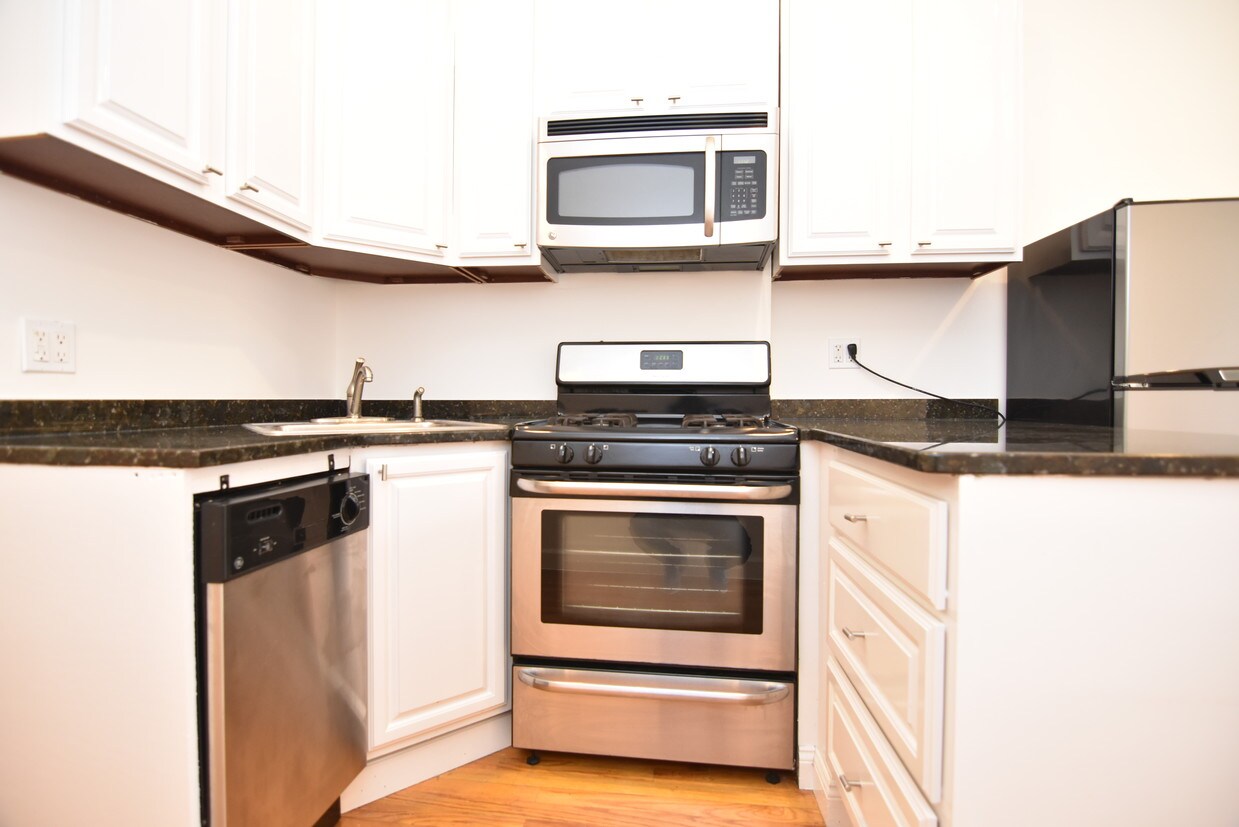 Primary Photo - 124 W 139th St