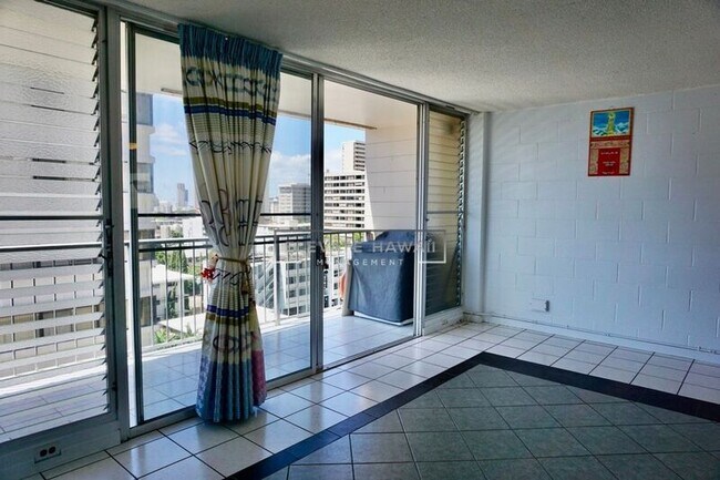 Foto del edificio - 1716 Keeaumoku St