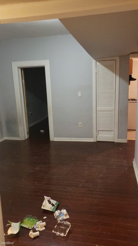 Building Photo - 3 br, 1 bath  - 382 S 10th St